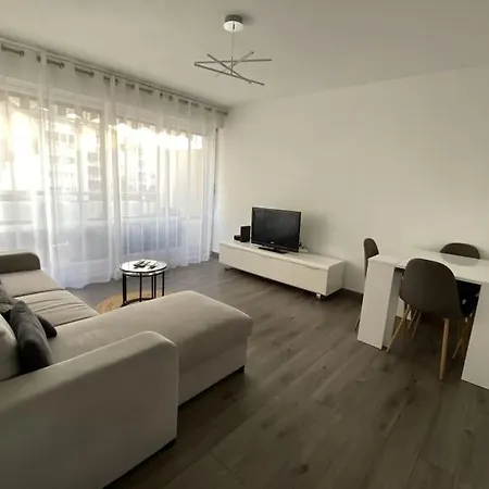 2 Pieces Idealement Situe A St-raphael Apartment