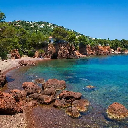 Apartment 2 Pieces Idealement Situe A St-raphael *