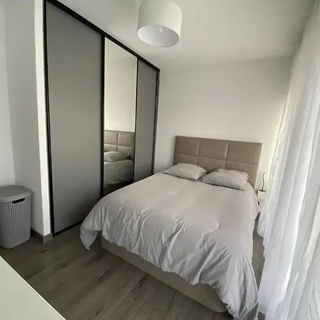 2 Pieces Idealement Situe A St-raphael *